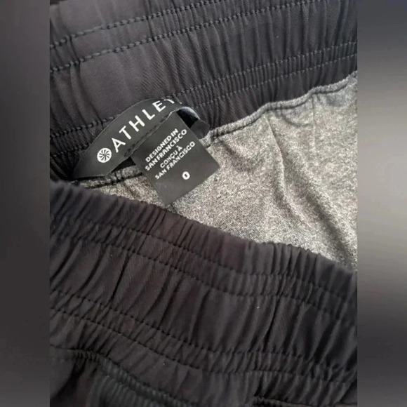 Athleta BROOKLYN LINED CAMO JOGGER Camo Lux Black tapered hem Size 0 - Picture 13 of 15